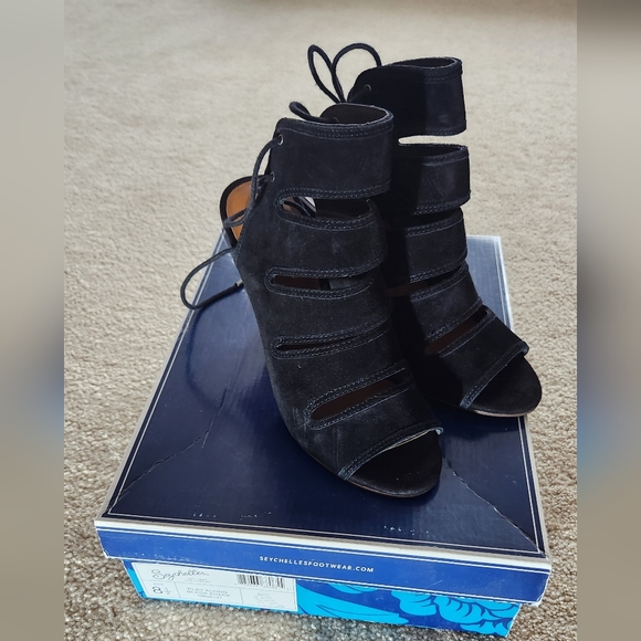 Seychelles Play Along Heel Black Suede - Picture 6 of 6